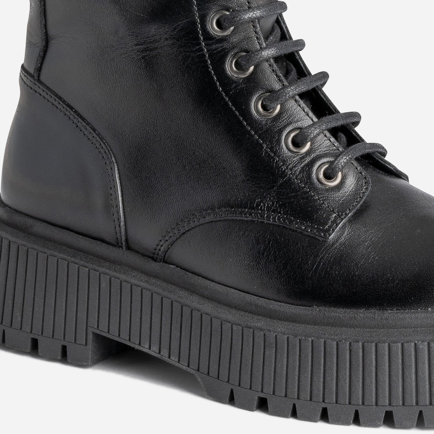 Bottine TEXTO noire en cuir à semelle plateforme