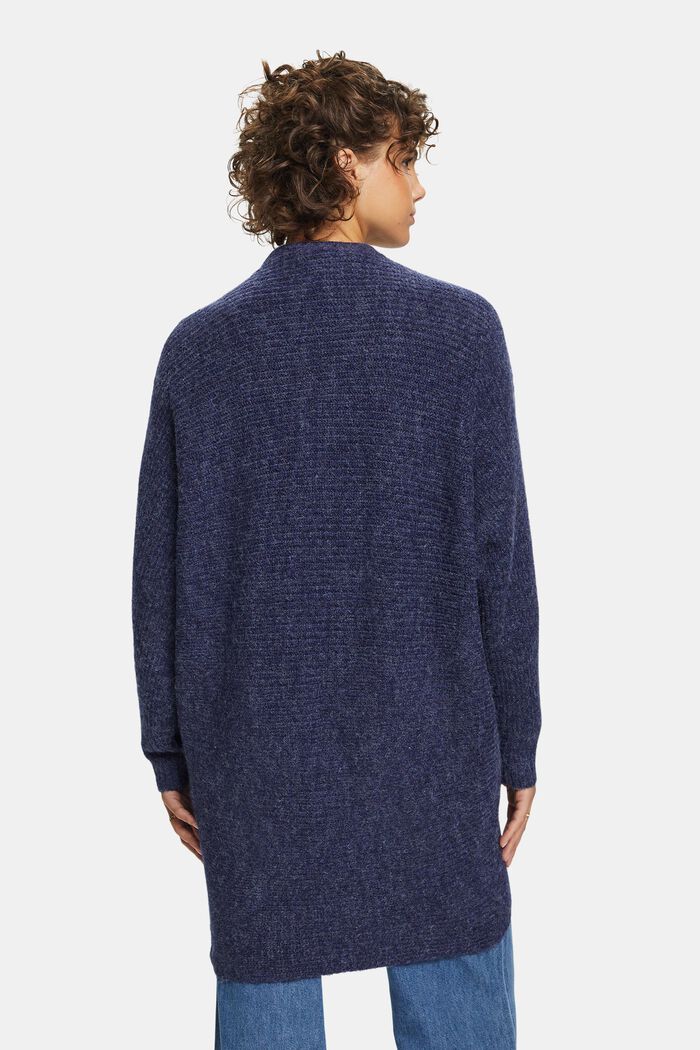 Recycelt: Poncho mit Fledermausärmeln