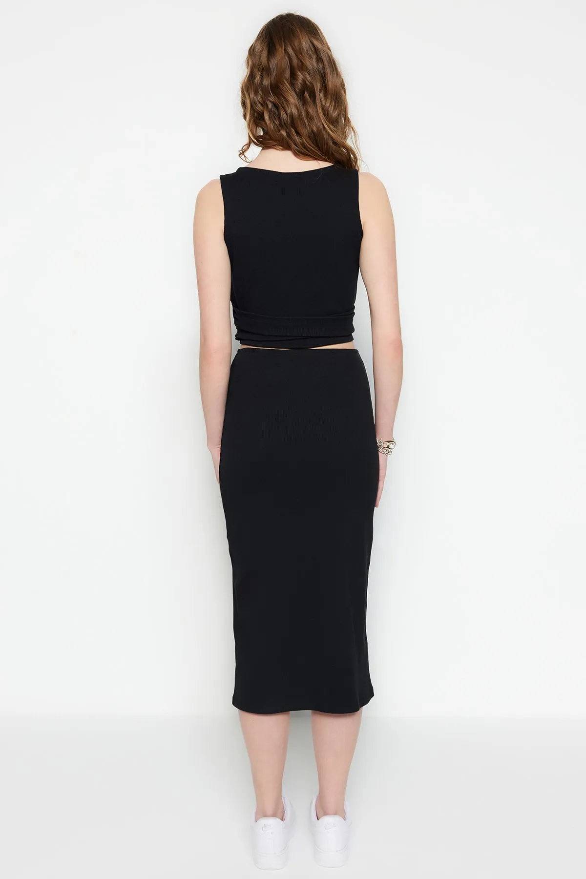 Trendyol Collection  Black Tie Detailiertes, kurzes, flexibles Strickoberteil und -unterteil-Set TWOSS23AU00020