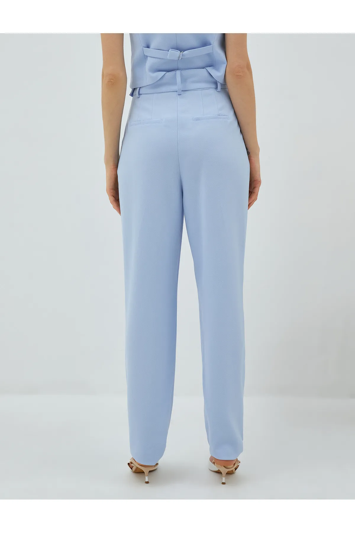 Koton  Karottenhose mit Gürtel und Faltentasche