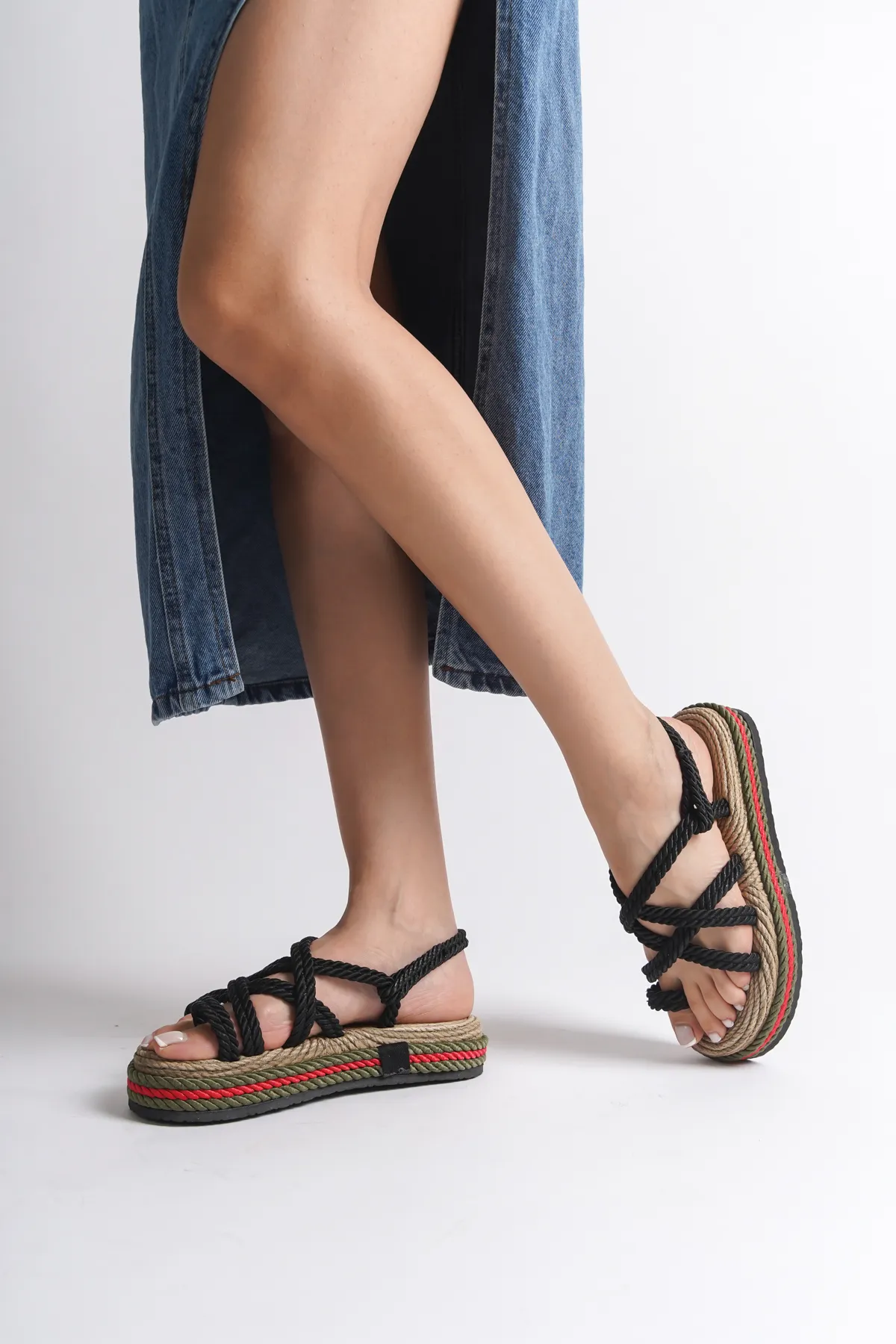 Capone Outfitters  Damen-Sandalen mit Keilabsatz und Schnürung