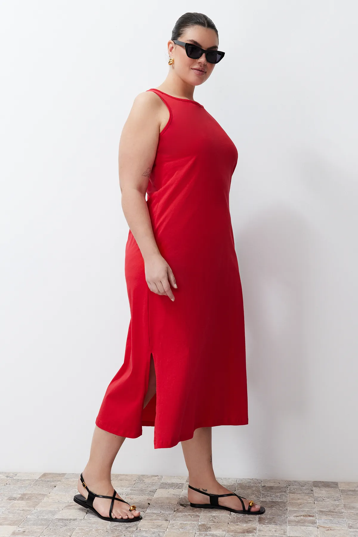 Trendyol Curve  Rotes Strickkleid aus Single-Jersey in Übergröße