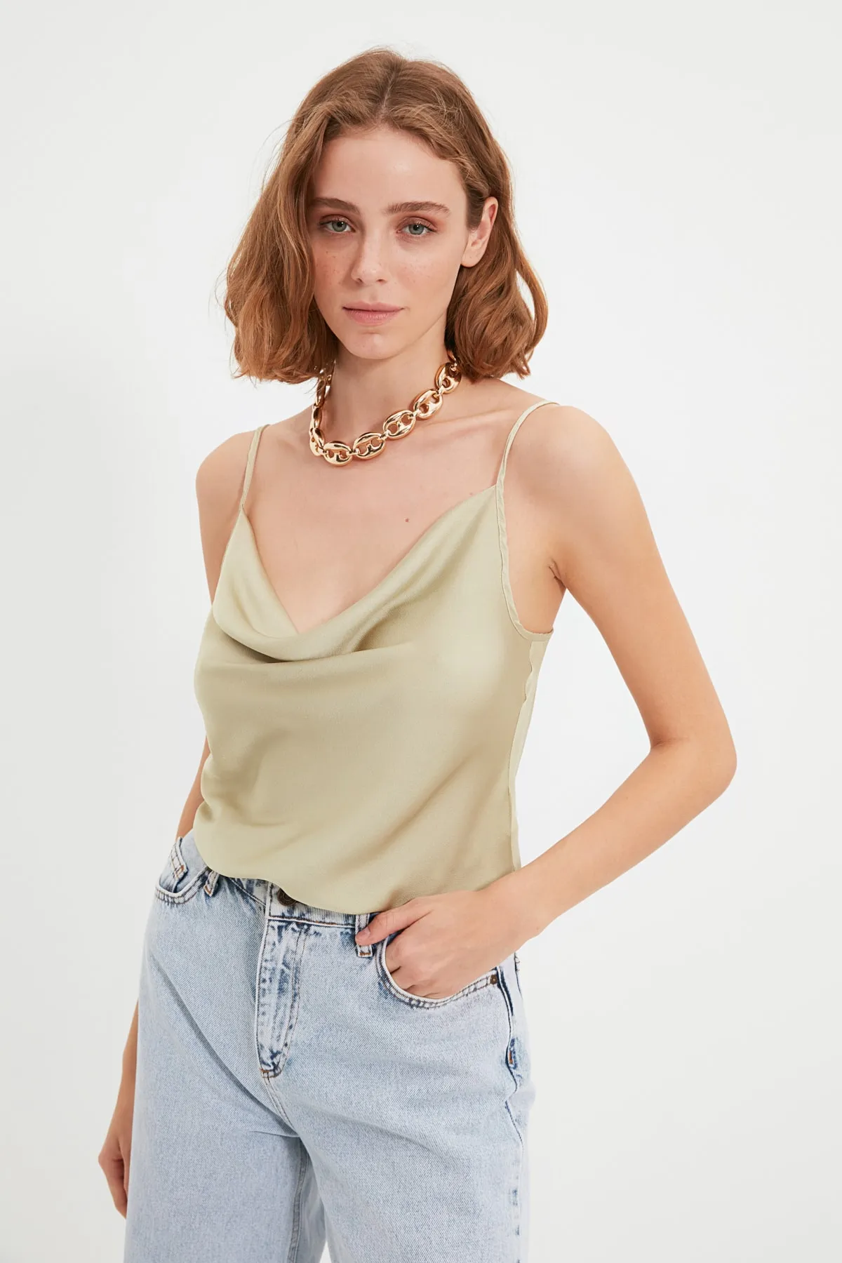 Trendyol Collection  Mintfarbene Satin-Webbluse mit Trägerausschnitt TWOSS19BB0161