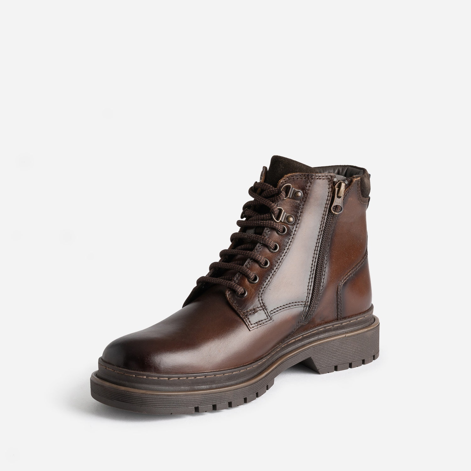 Boots à lacet marron en cuir semelle crantée