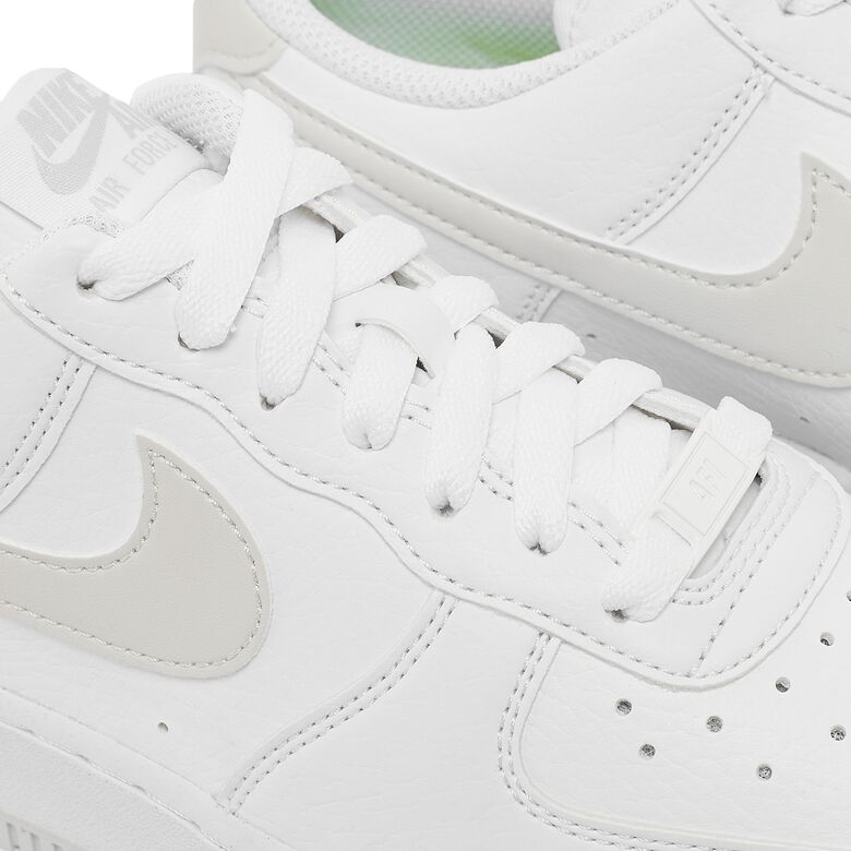 NIKE Air Force 1 '07 SE white/photon dust-white-volt