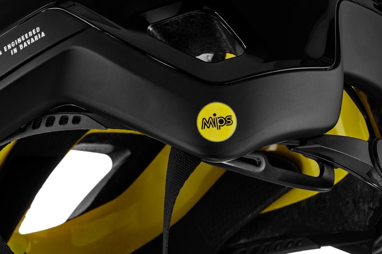 Cube Helm Strover