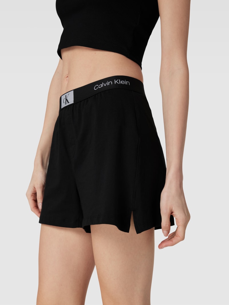 Shorts mit Label-Details in schwarz