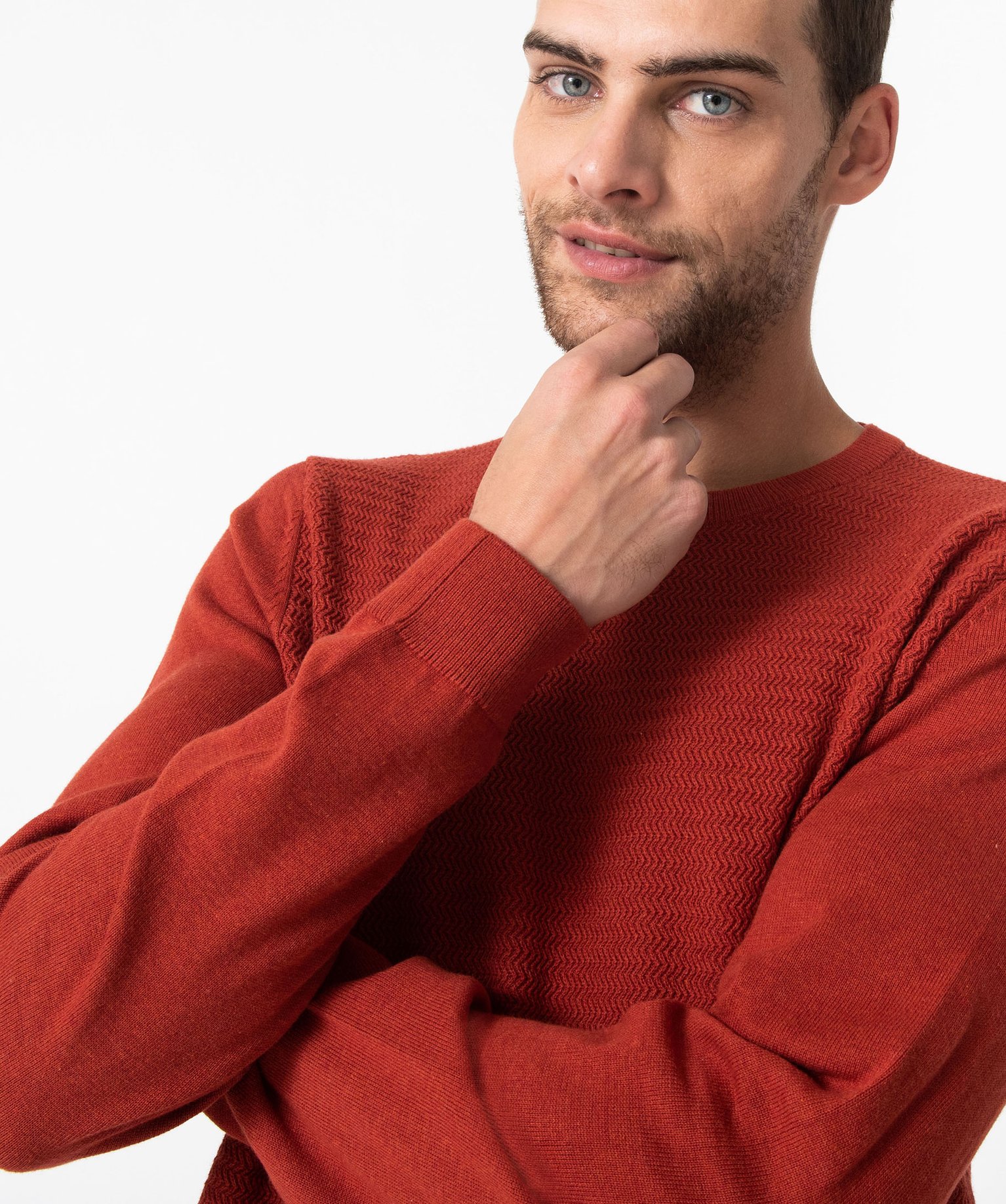 Pull en coton homme avec maille fantaisie sur l’avant rouge | GEMO