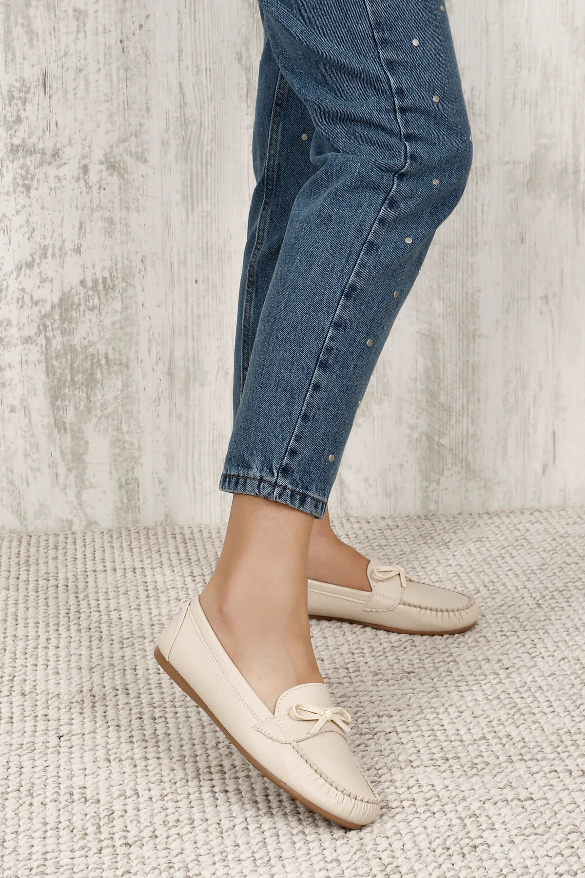 GÖNDERİ(R)  Beige, runde Zehenpartie, flache Sohle, Schleife für Damen-Ballerinas 30100