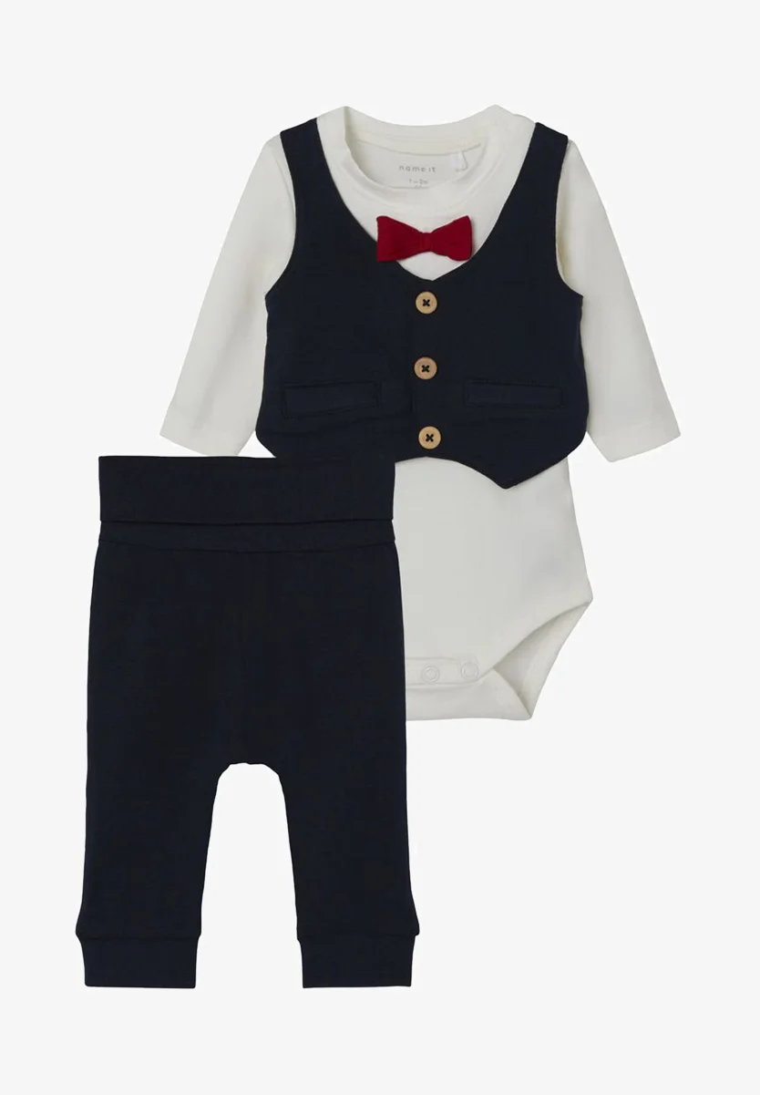 Conjunto deportivo Name it NBMROCCOS BODY SET - Pantalones deportivos