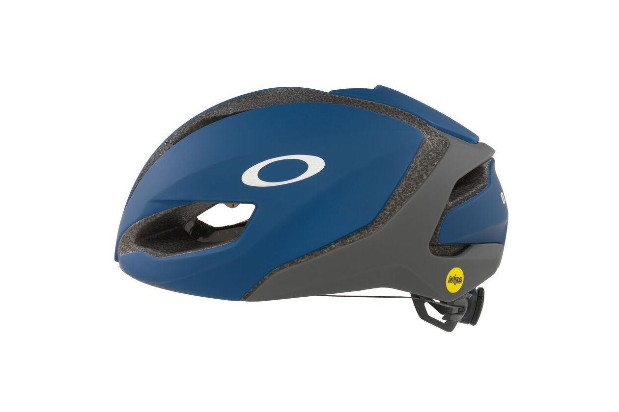 Oakley ARO5