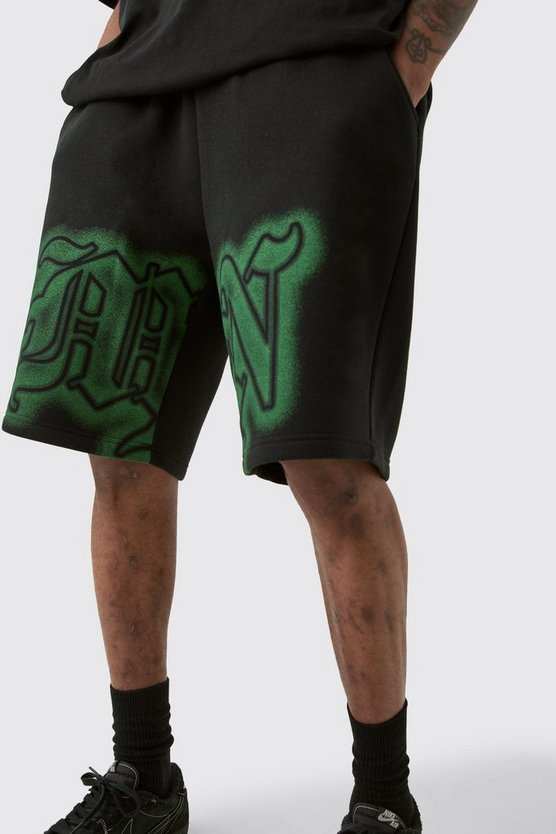 Tall lockere Gothic Man Shorts mit Graffiti-Print