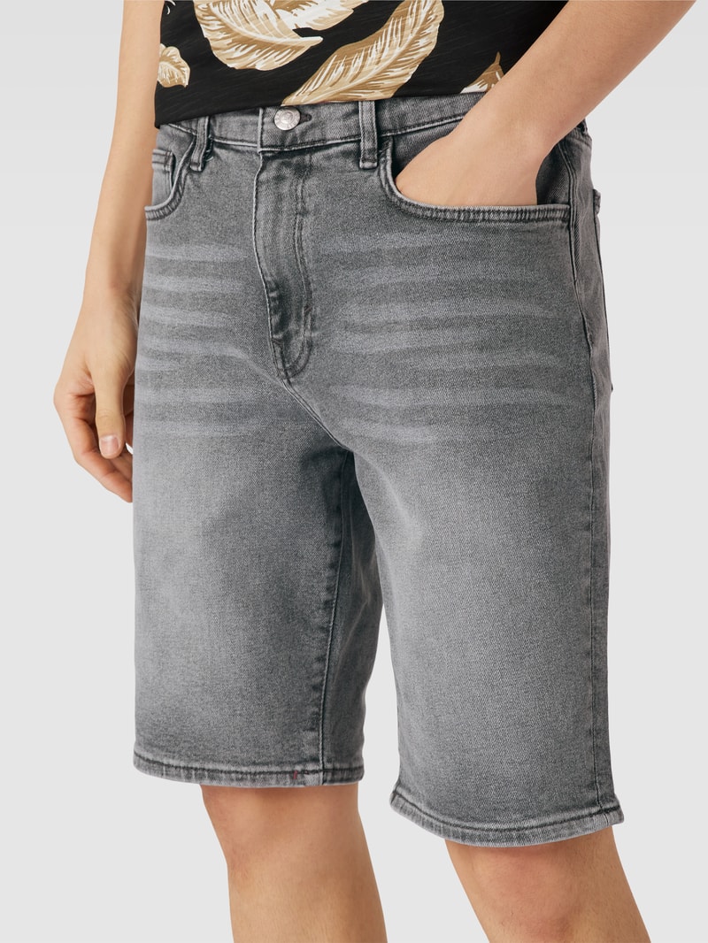 Jeansshorts mit Label-Patch in anthrazit meliert