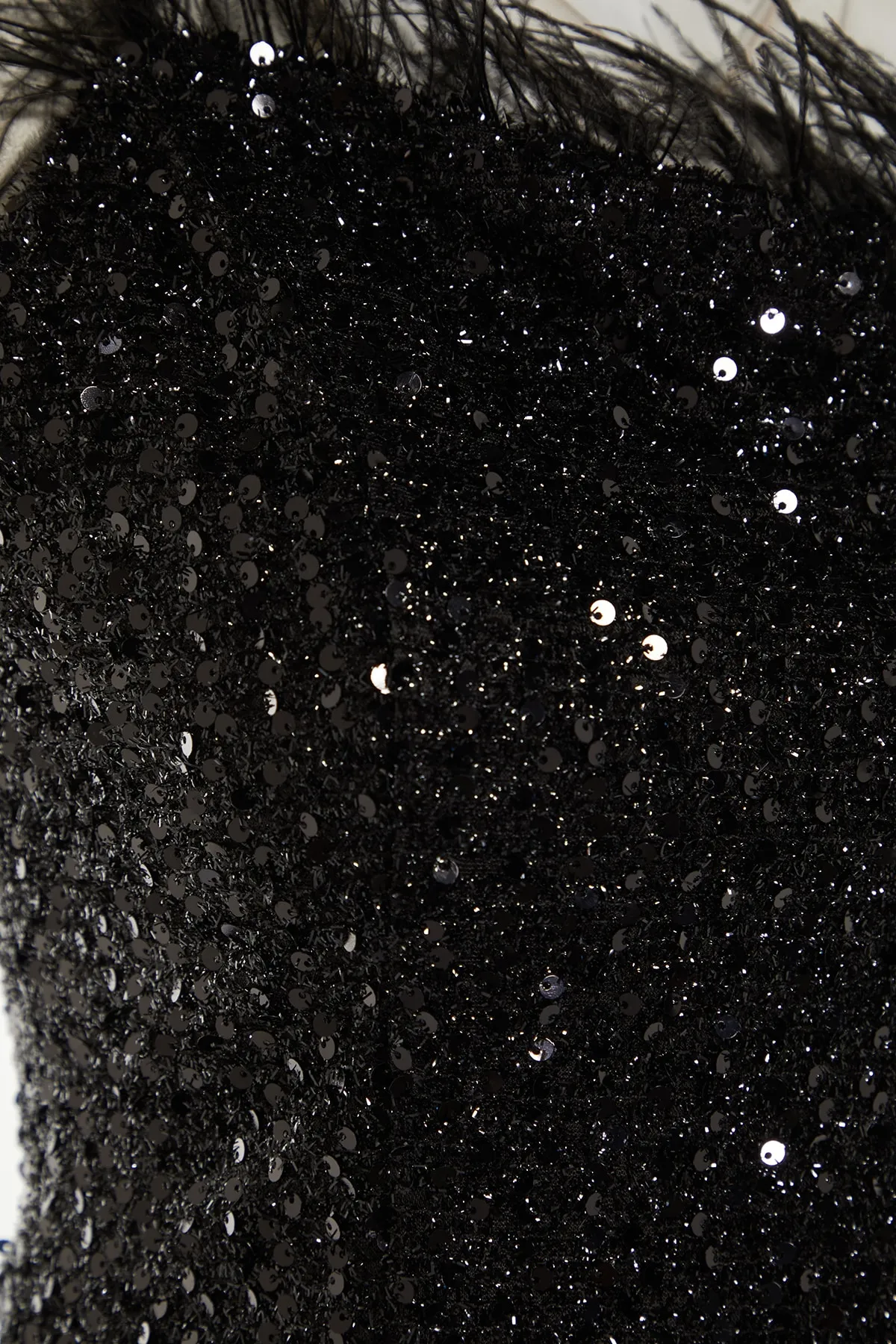 Trendyol Collection  Schwarzes, detailliertes, mit Pailletten besetztes Abendkleid von Otrisch TPRSS23EL00020