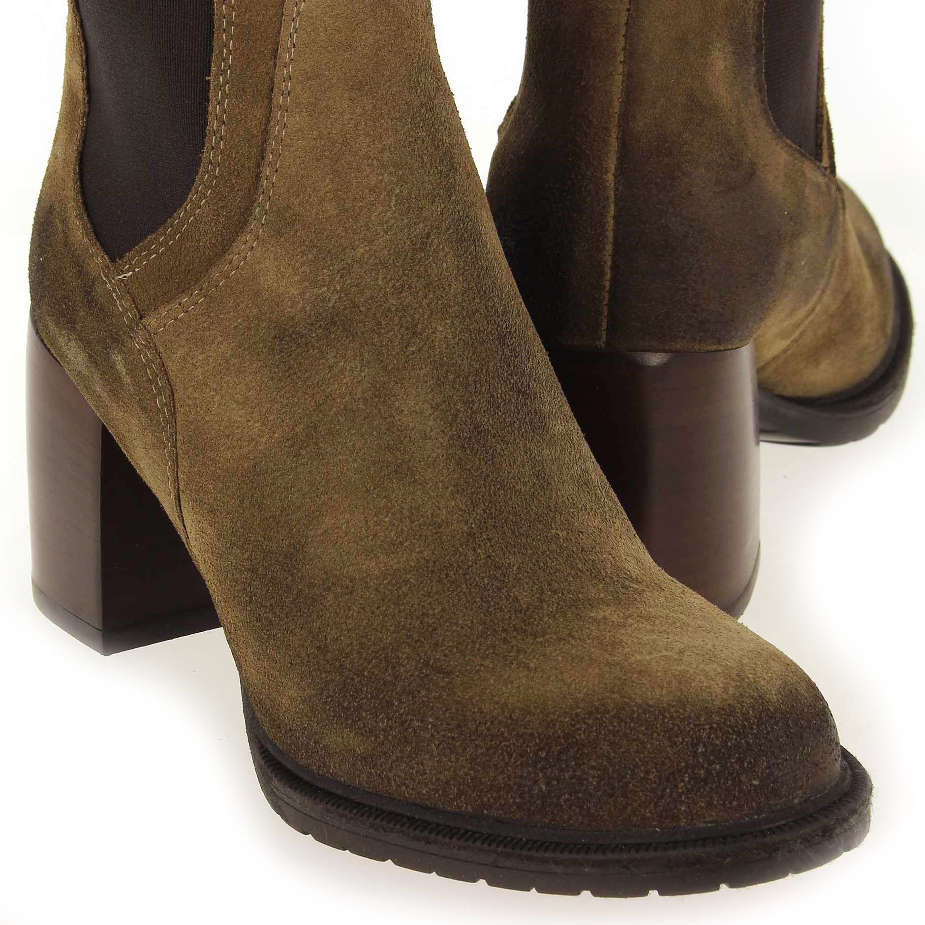 Emanuele Crasto   35003 - Taupe