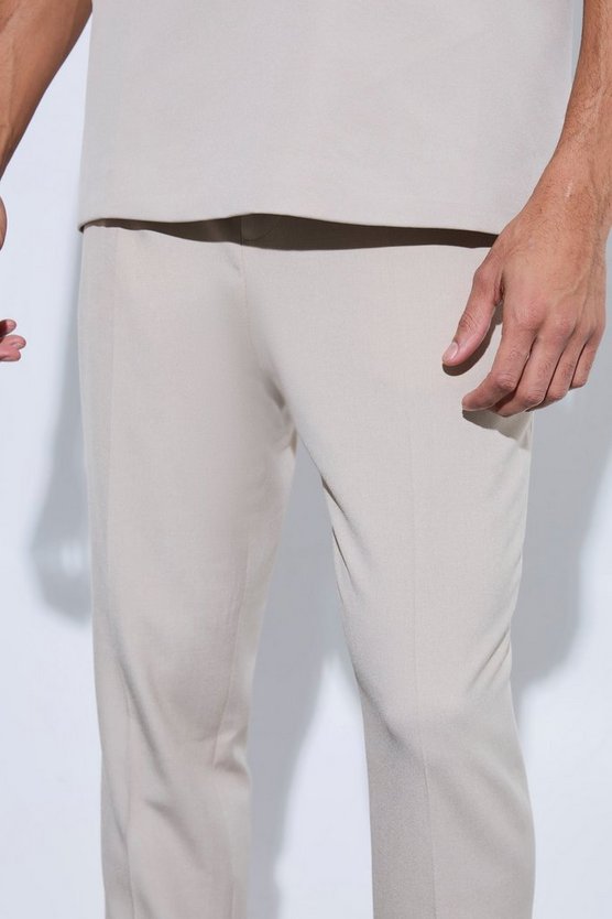 Kurze schmale Hose mit hohem Bund