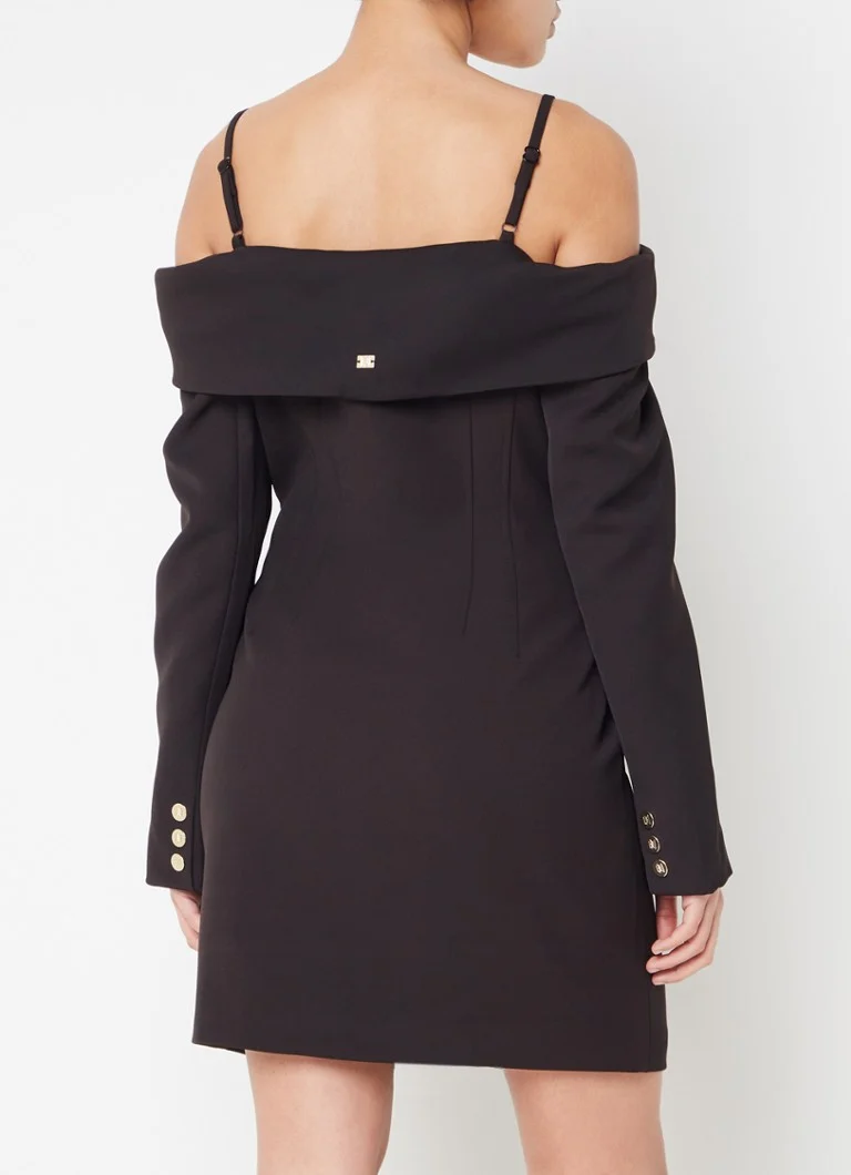 Minivestido de Nikkie Bexley con escote Bardot y cierre de cremallera.