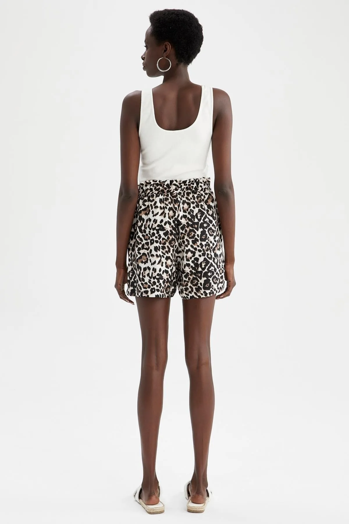 DeFacto  Shorts aus Viskose mit Leopardenmuster und Taschen