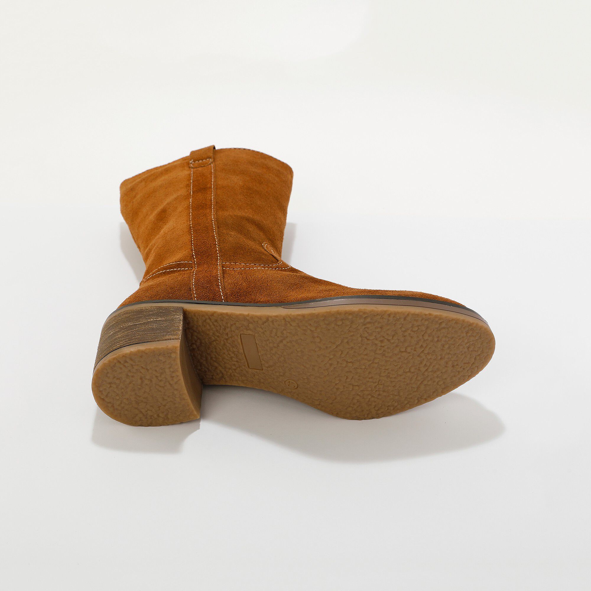 Bottes mi-hautes en croûte de cuir à talon