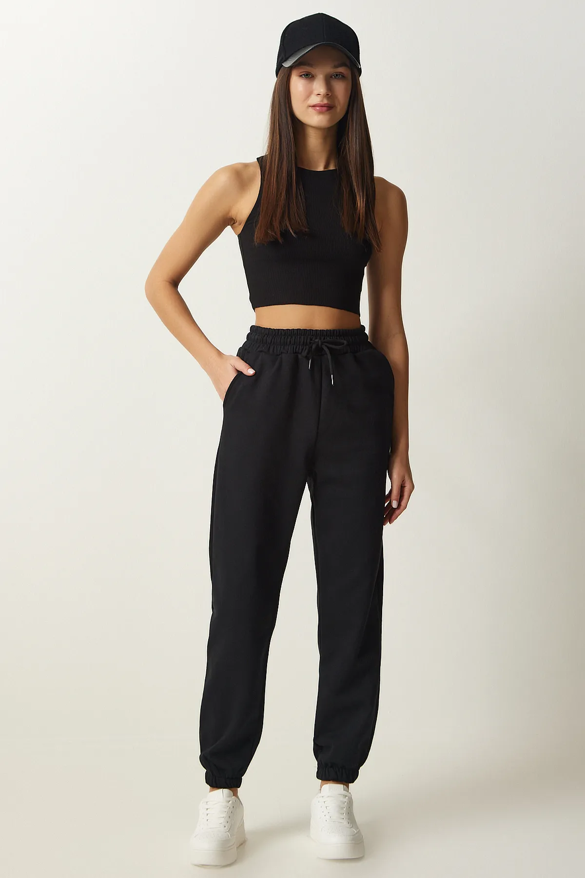 Happiness İstanbul  Schwarze gestufte Strick-Jogginghose für Damen DZ00109