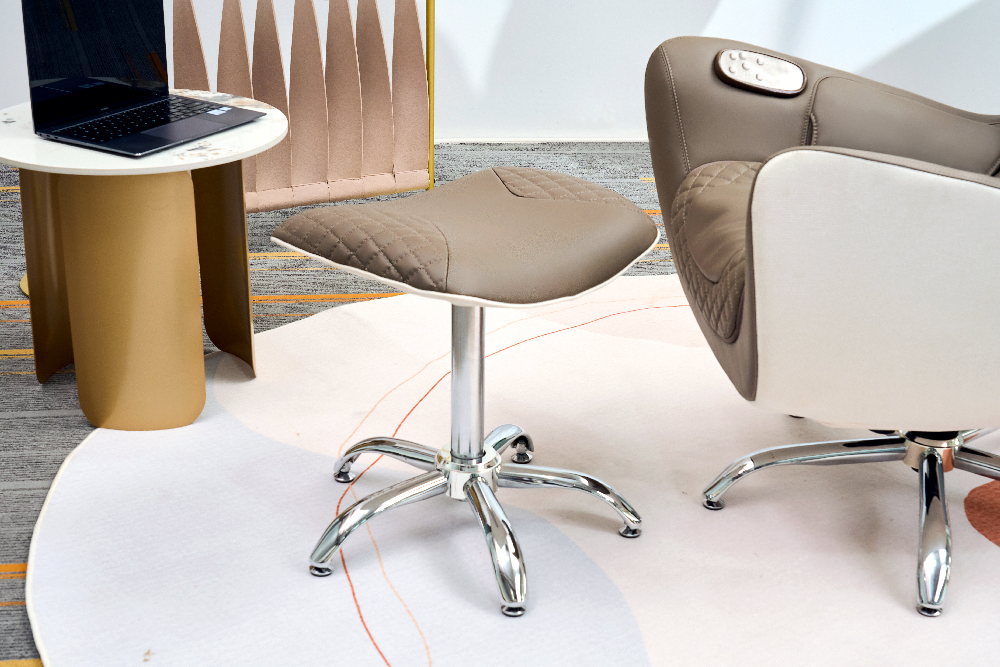 Happy Home elektrischer Massagesessel mit Hocker, Heizfunktion, Lautsprecher & 3D Mechanismus HWP71-BRN braun