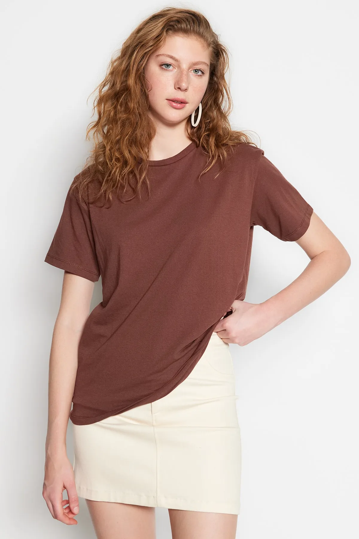 Trendyol Collection  Strick-T-Shirt im Boyfriend-Schnitt mit Rundhalsausschnitt - Braun, 100 % Baumwolle TWOSS20TS0134