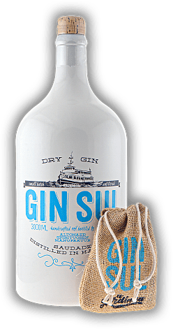 Gin SUL Doppelmagnum 3,0 Liter Gin SUL Doppelmagnum 3,0 Liter In der Altonaer-Spirituosen-Manufaktur mit viel Liebe und von Hand gefertigter Gin als 3,0 Liter Doppelmagnum. 3	 Liter - Vol 43%