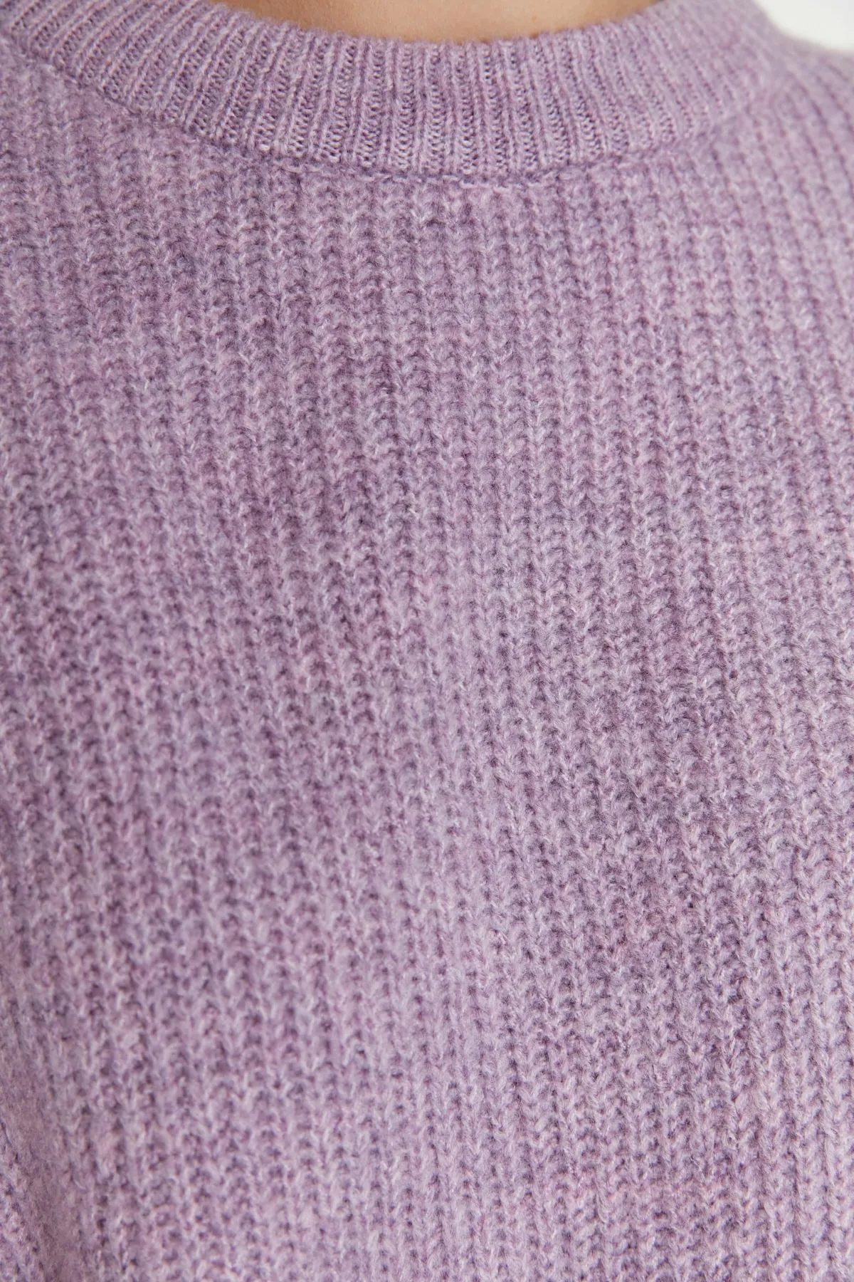 Trendyol Collection  Lilafarbener Basic-Strickpullover mit weicher Textur und weiter Passform TWOAW20FV0142