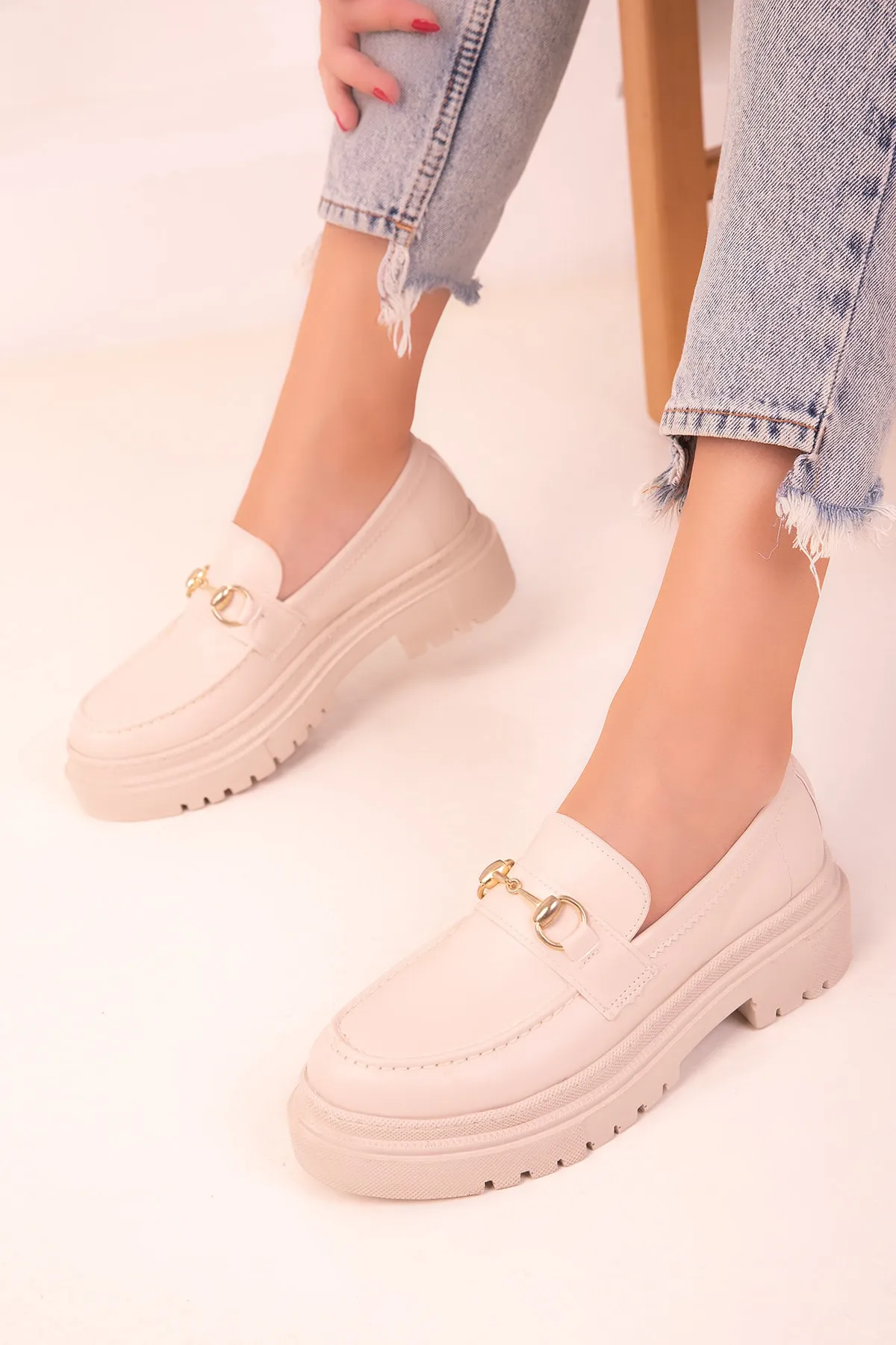 SOHO  Beige Freizeitschuhe für Damen 17542