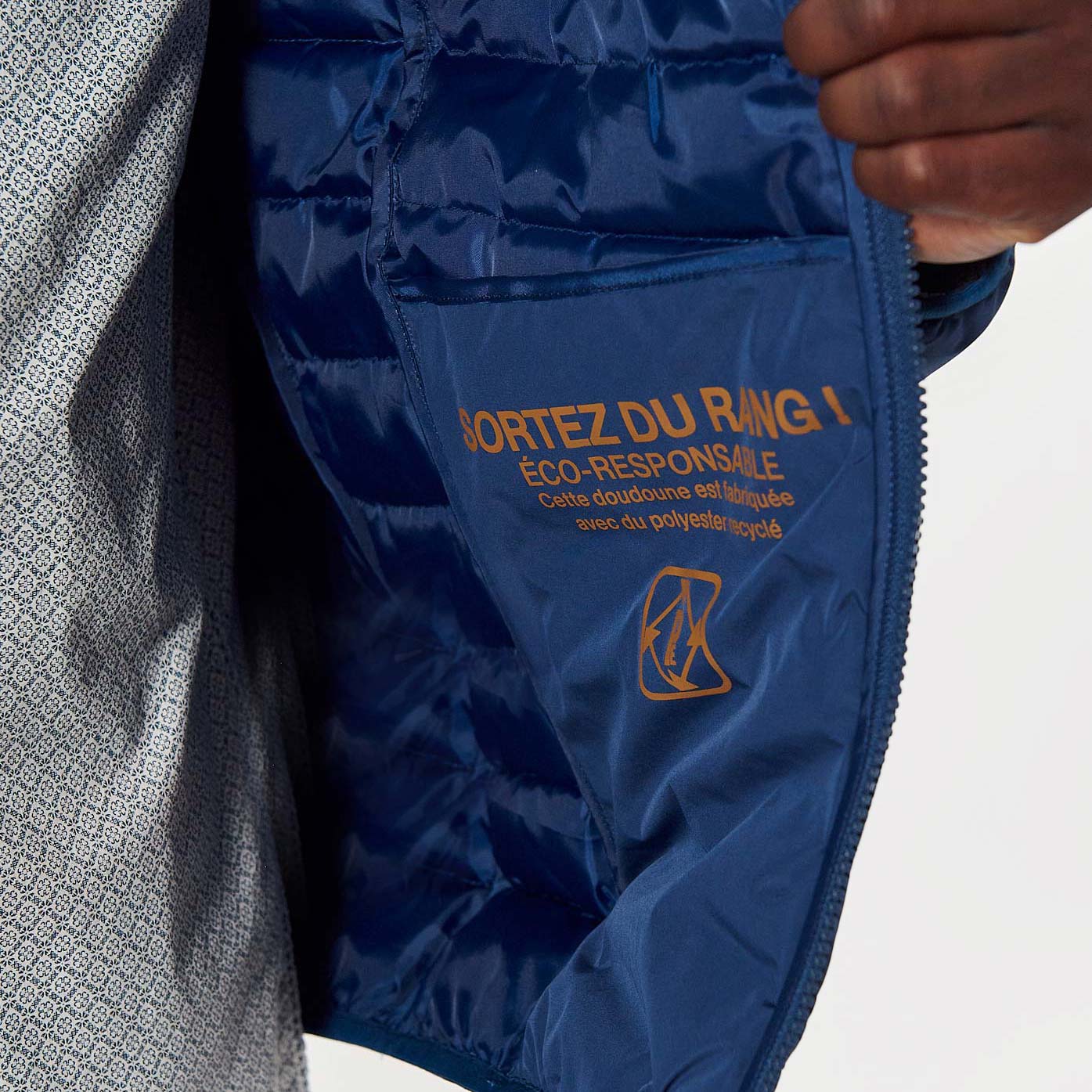 SANO   Doudoune fine bleue Homme en 100% polyester recyclé