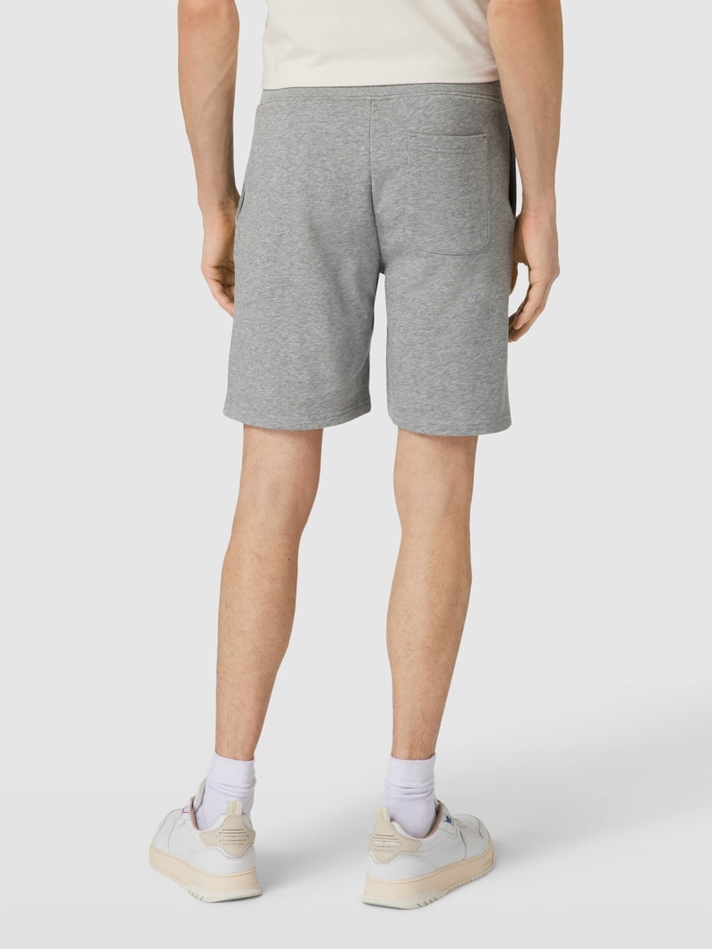 Sweatshorts mit Label-Stitching in flanell meliert