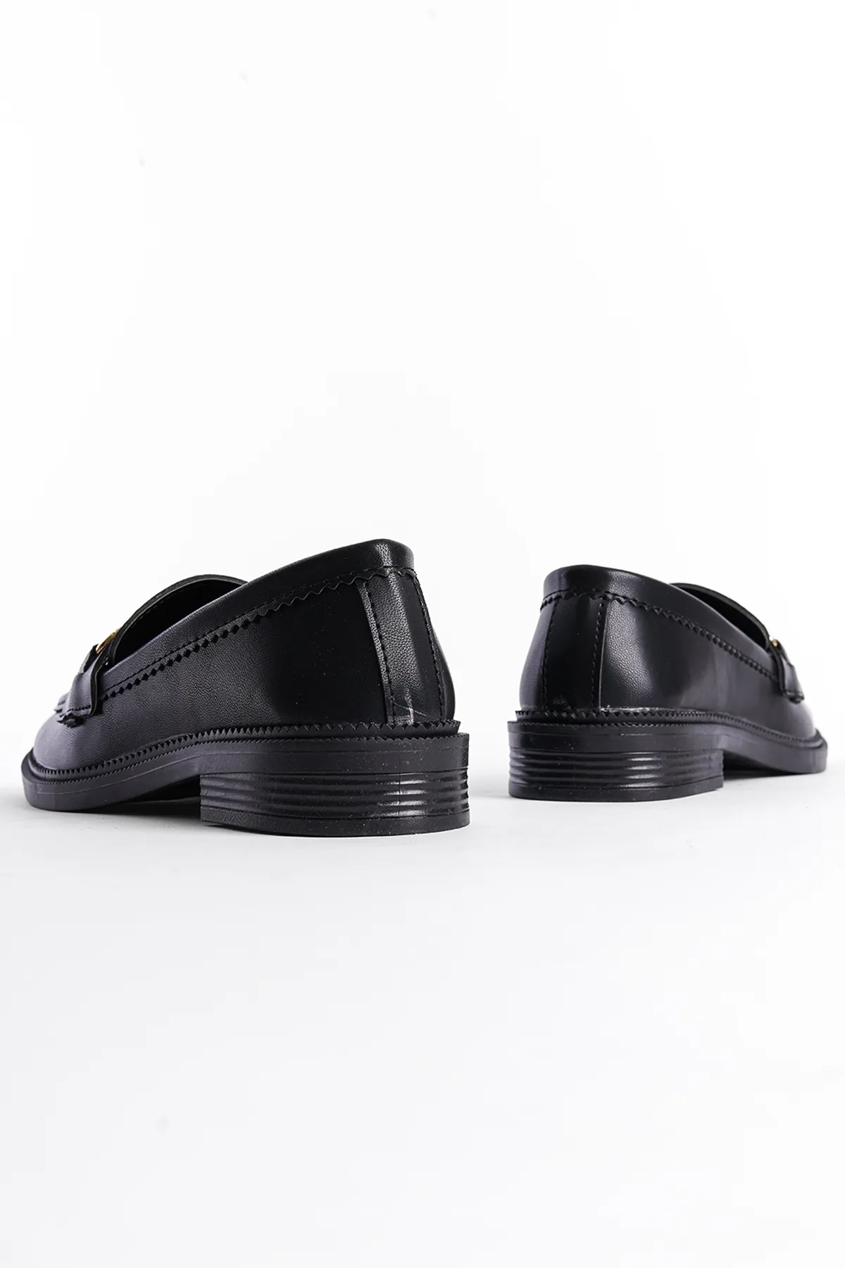 Capone Outfitters  Loafer