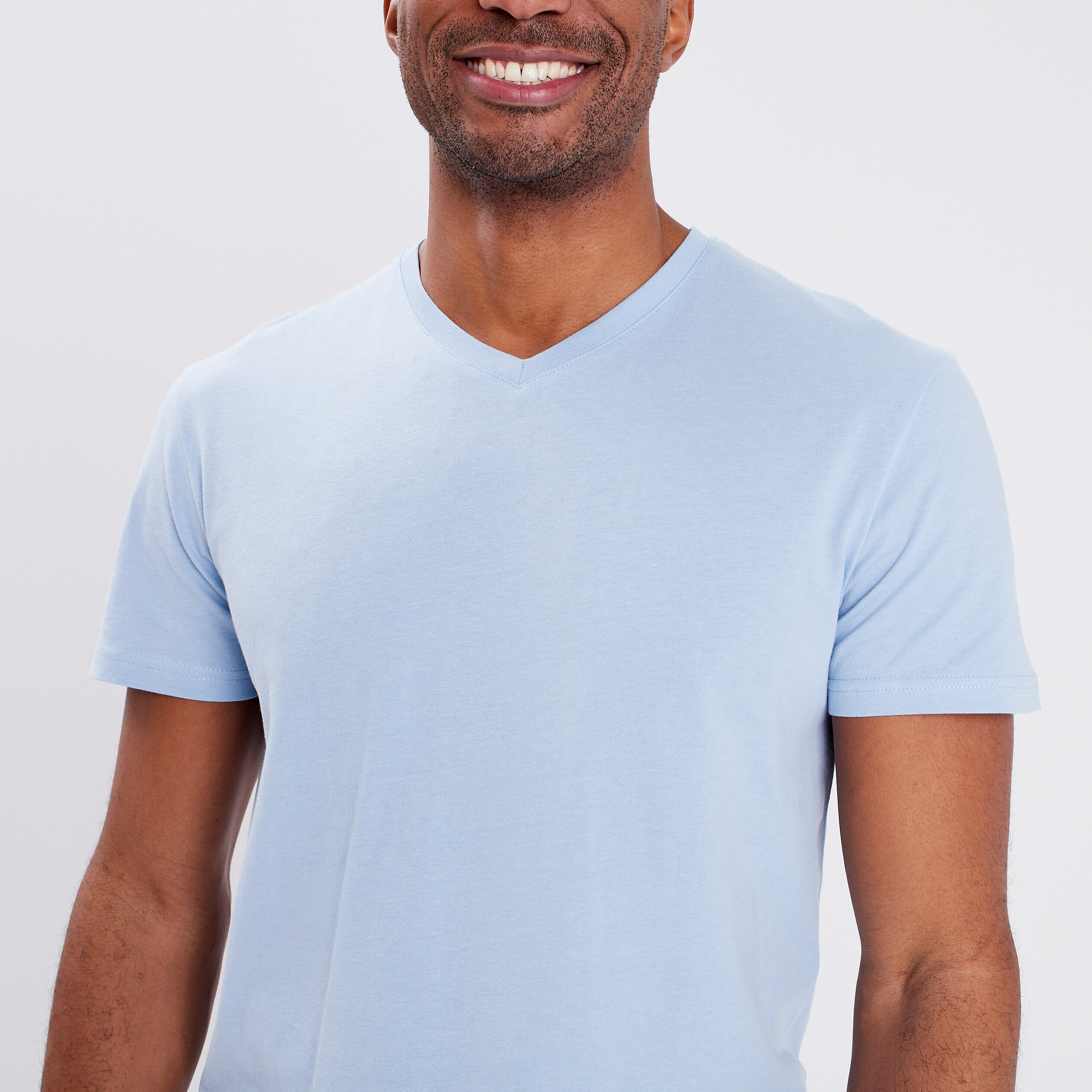 T-shirt manches courtes coton col V bleu ciel homme | La Halle