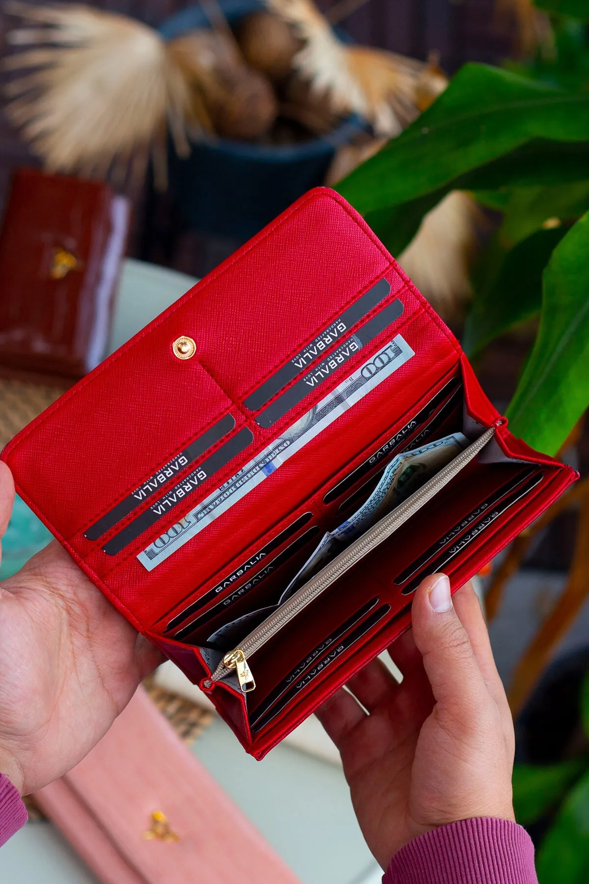 Garbalia  Lady Technological Leder-Krokodilmuster. Stilvolle rote Damen-Geldbörse mit vielen Kartenfächern und Münzfach