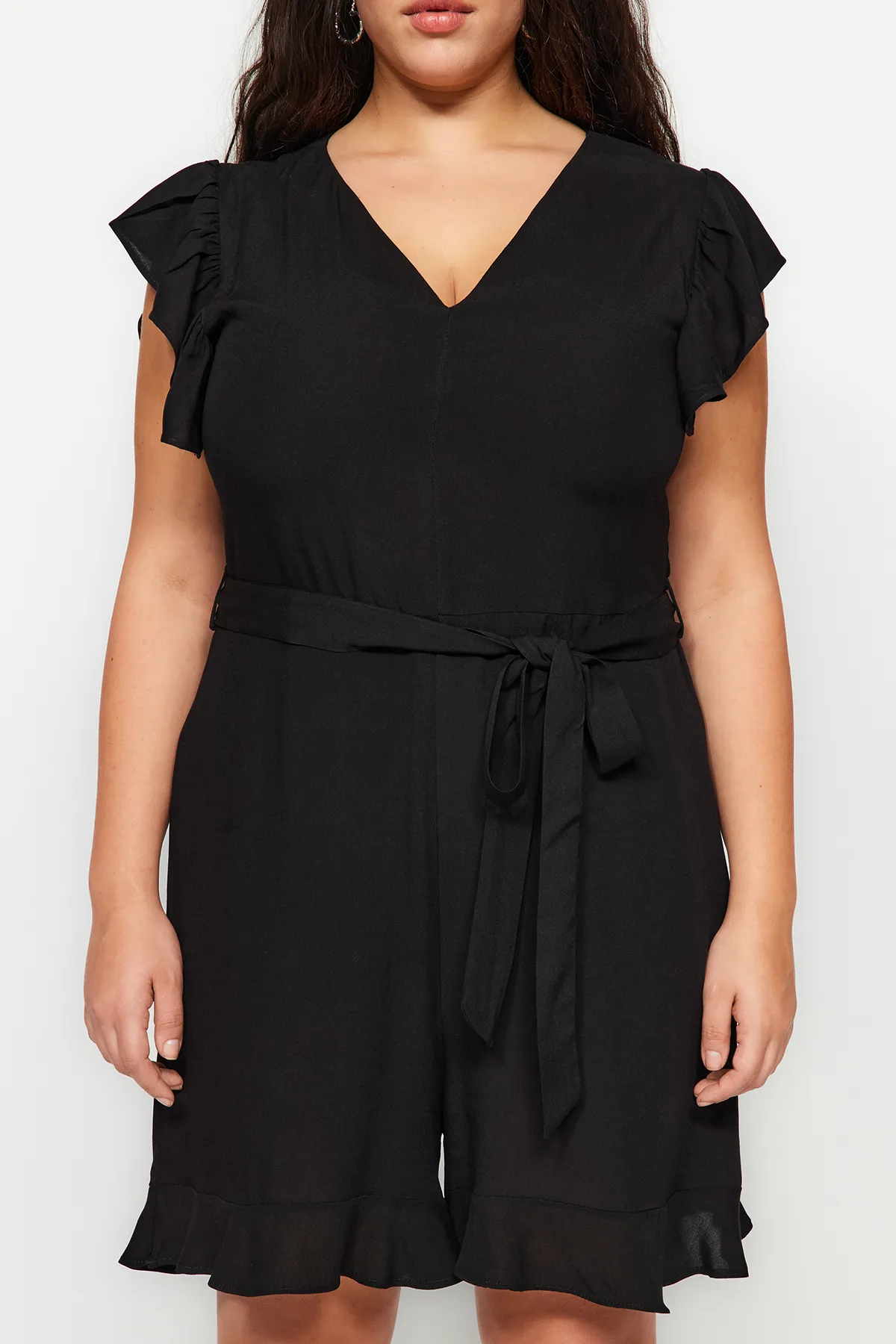 Trendyol Curve  Schwarzer gewebter Overall mit Gürtel TBSSS22TU0184