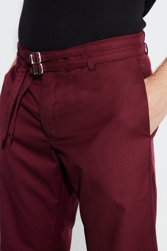 Lockere Hose mit doppeltem Gürtel