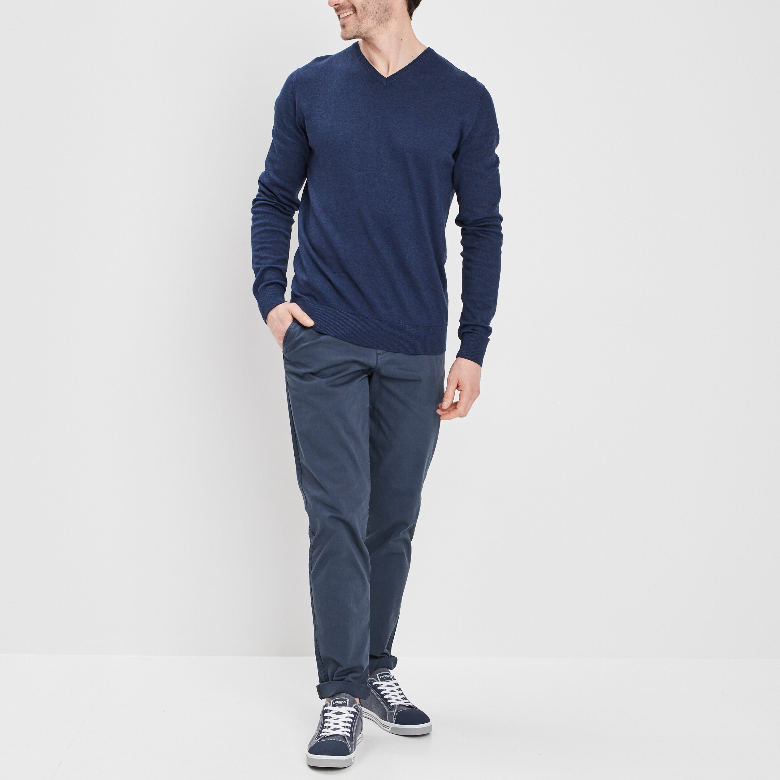 Pull avec col en V bleu marine homme | La Halle