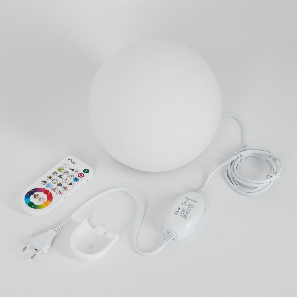 hofstein Tischleuchte Turrida Kugelleuchte aus Metall/Kunststoff in Nickel-matt/Weiß, 6500 Kelvin, RGB Farbwechsler, dimmbar/ änderbar mit Fernbedienung, LED, 500 Lumen
