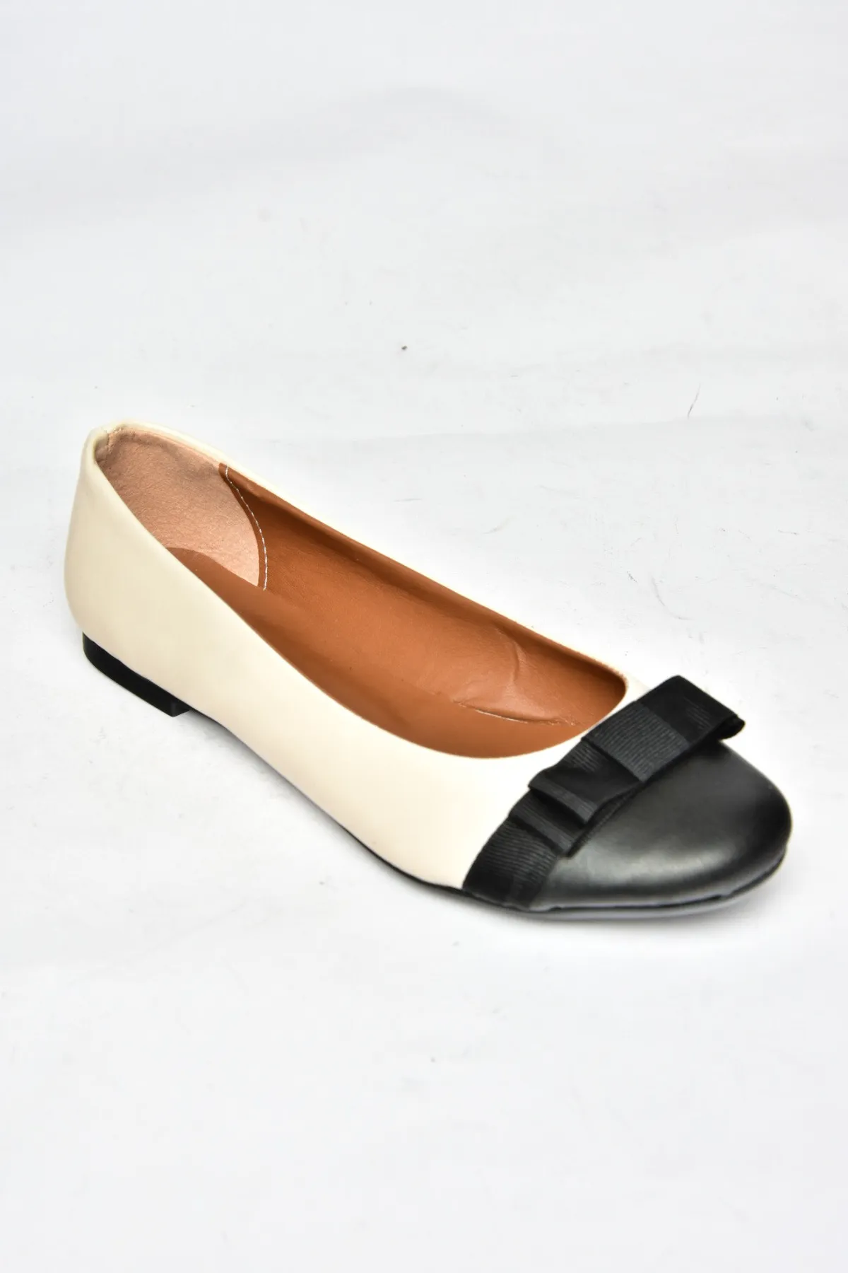 Fox Shoes  Flache Damenschuhe in Haut/Schwarz D726019509