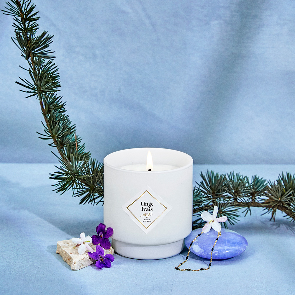 my jolie candle Bougie collier or bille noire linge frais Bougie