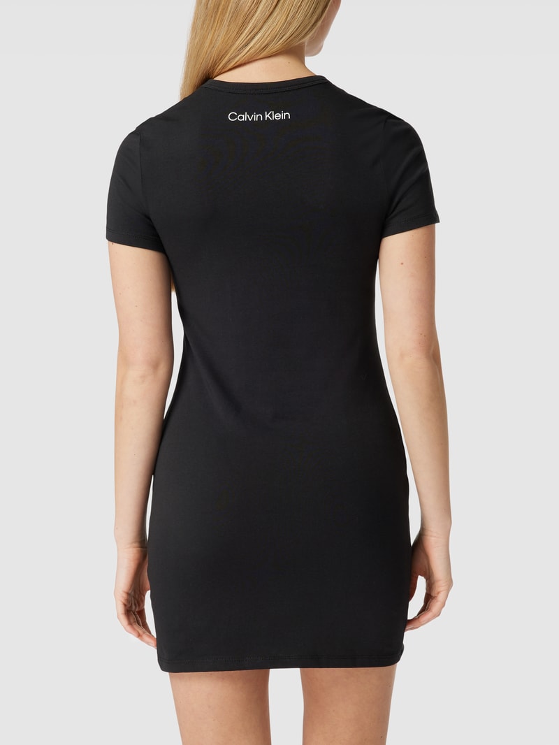 Nachthemd mit Label-Print in schwarz