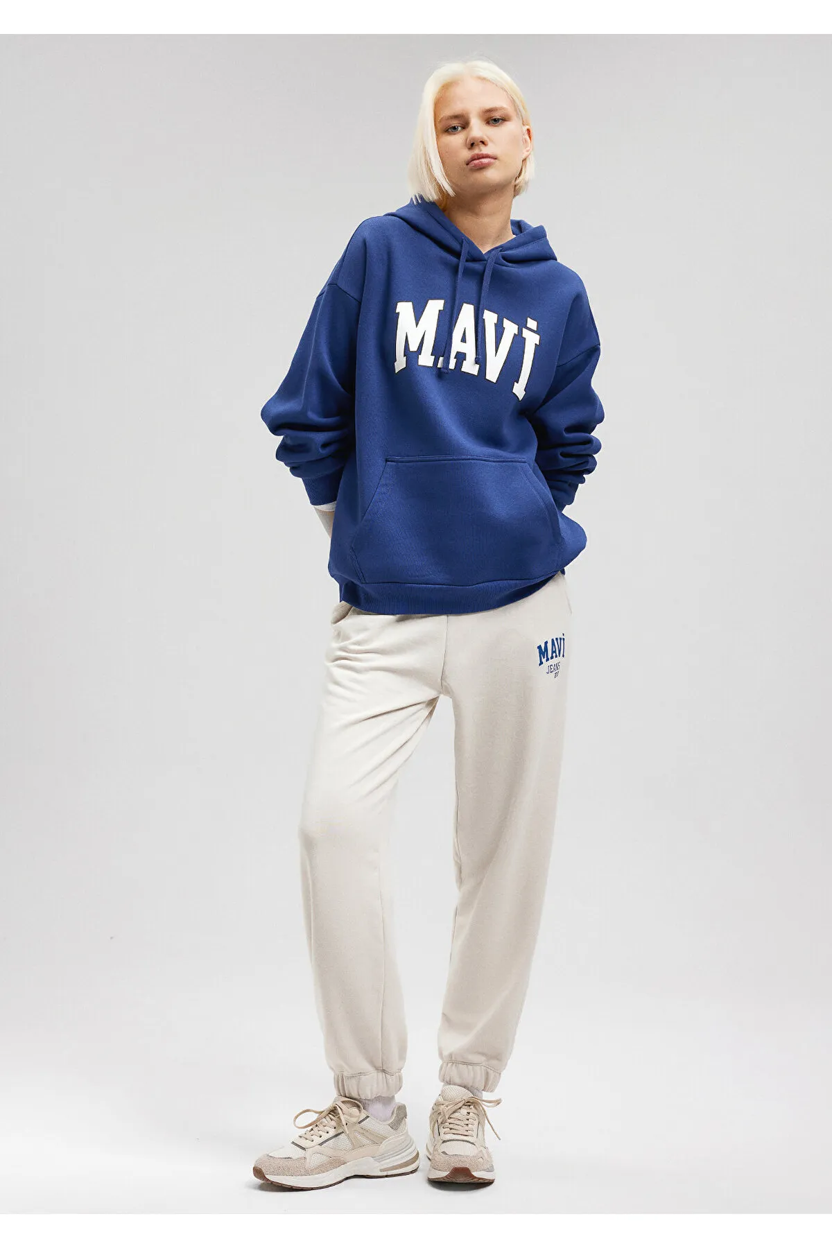 Mavi  Beige Jogginghose mit Logo-Print 1010466-70020