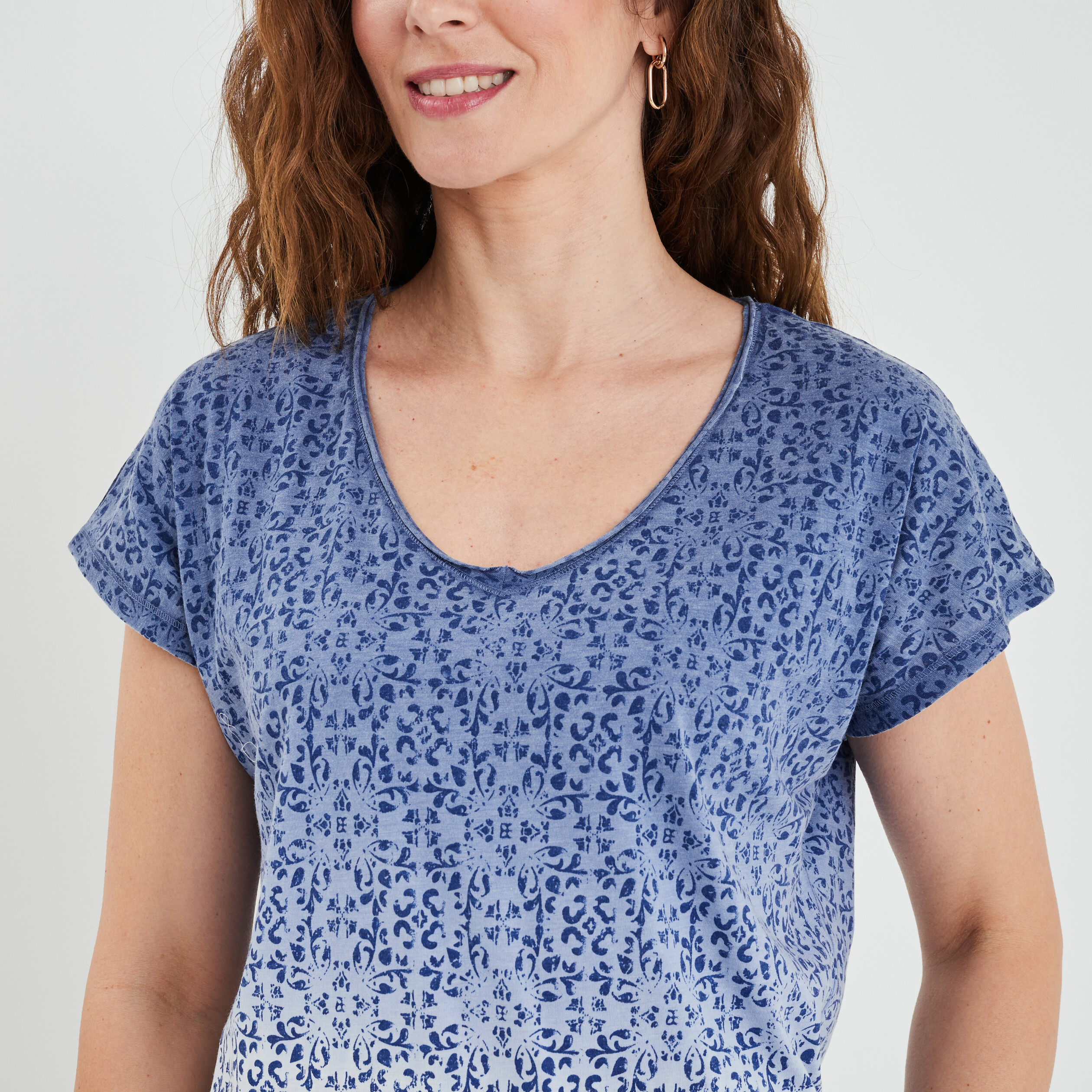 T-shirt manches courtes col en V Creeks bleu femme | La Halle