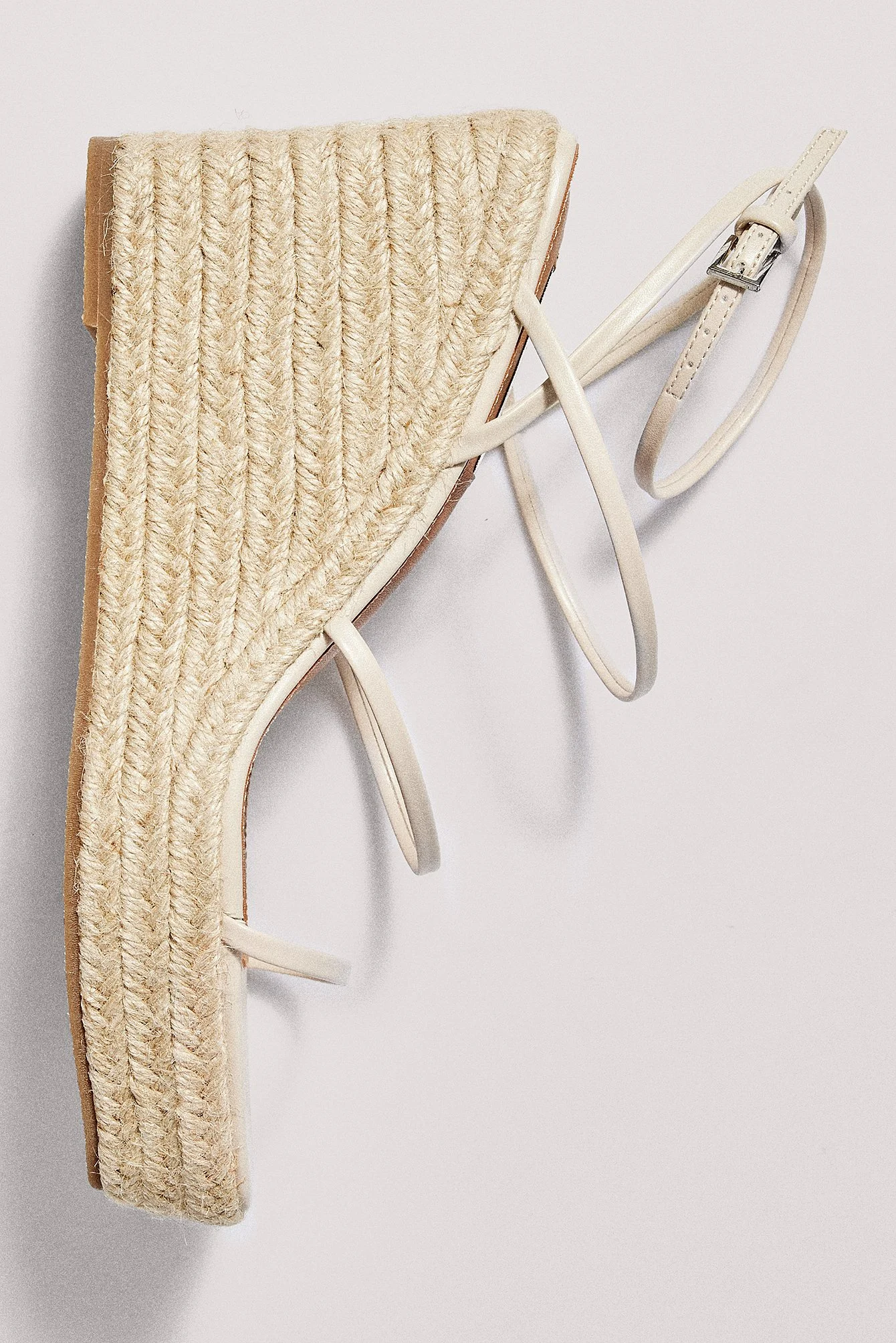 Jutesandalen mit Riemchen