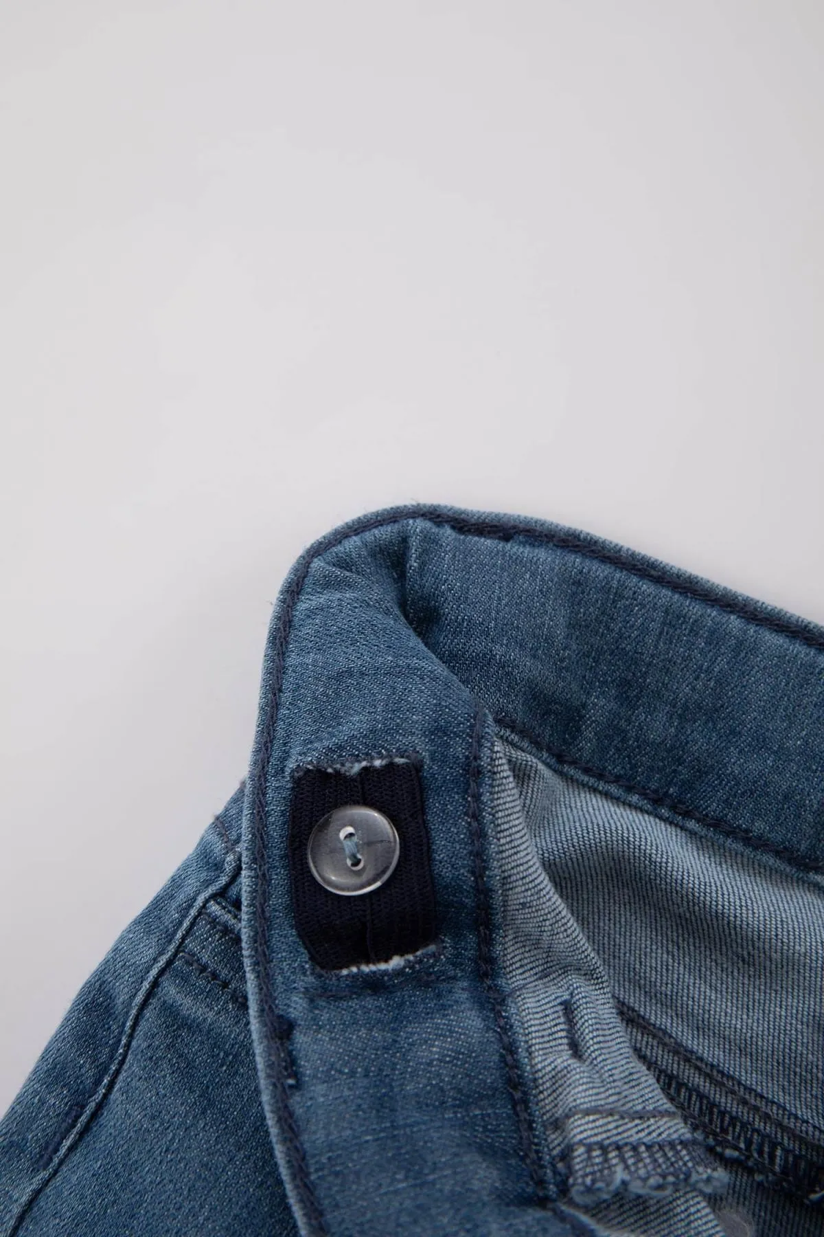 DeFacto  Slim-Fit-Jeanshose für Babys