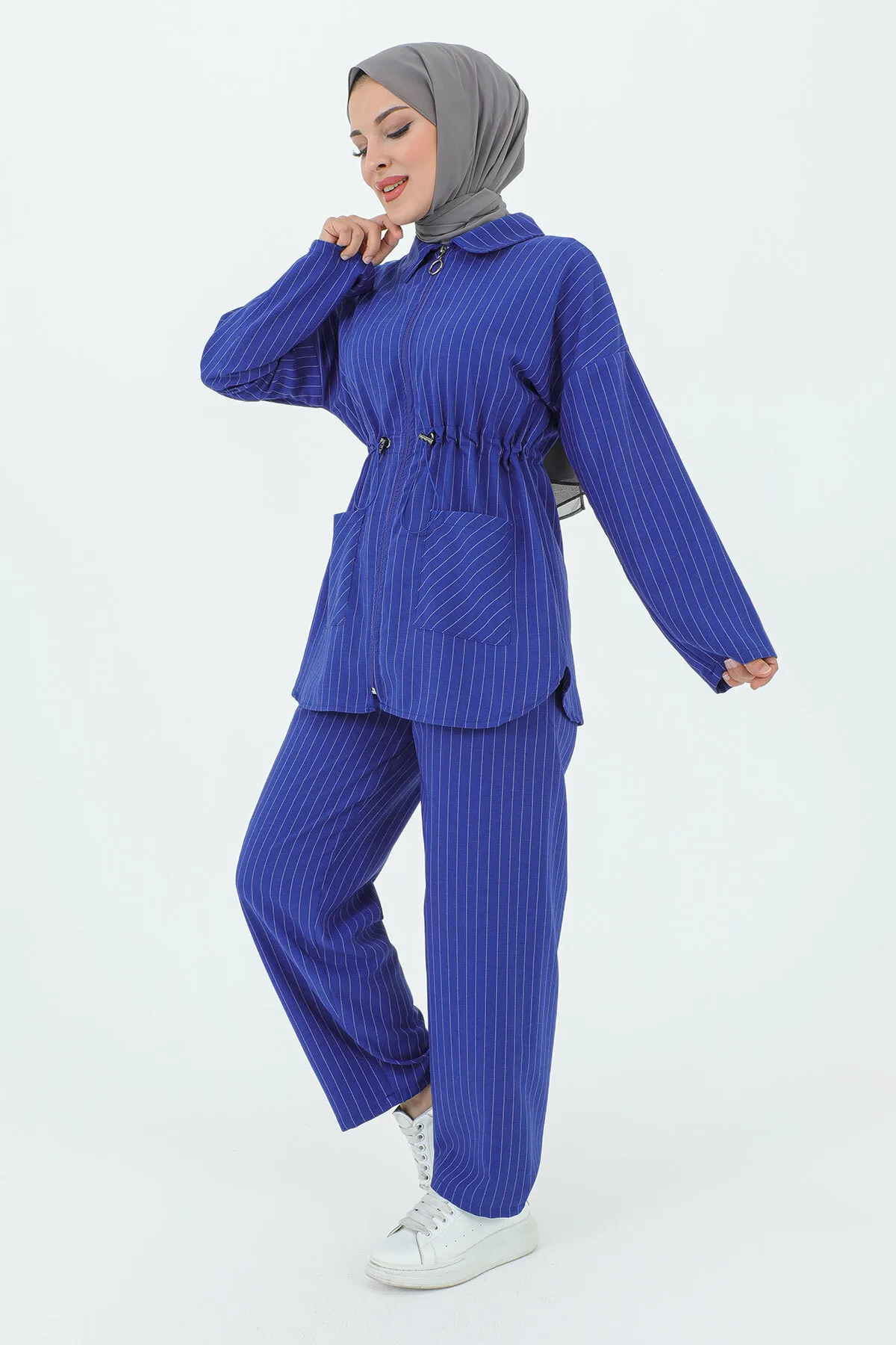 Tesettür Dünyası  Melisa-Anzug mit geraffter Taille und Reißverschluss TSD231208 Saks Blue