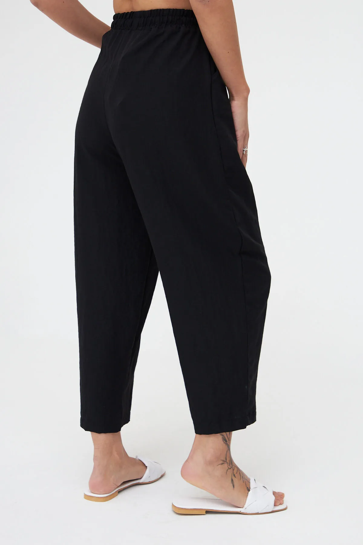 Laluvia  Schwarze Ayrobin Shalwar-Hose mit Taschen