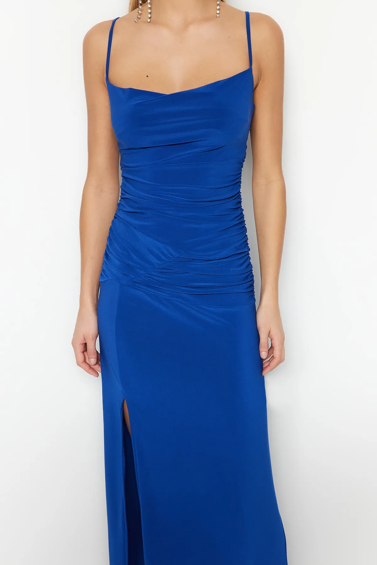 Trendyol Collection  Langes gestricktes Abendkleid von Saks TPRSS22AE0112