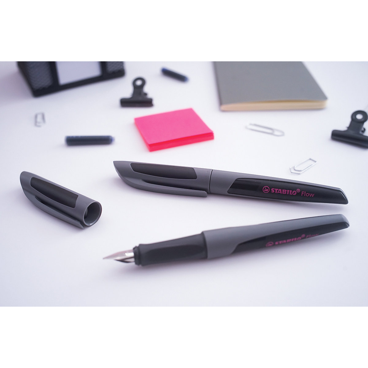 Füllhalter Flow ACTIVE M-Feder anthrazit/pink, inkl. Patrone