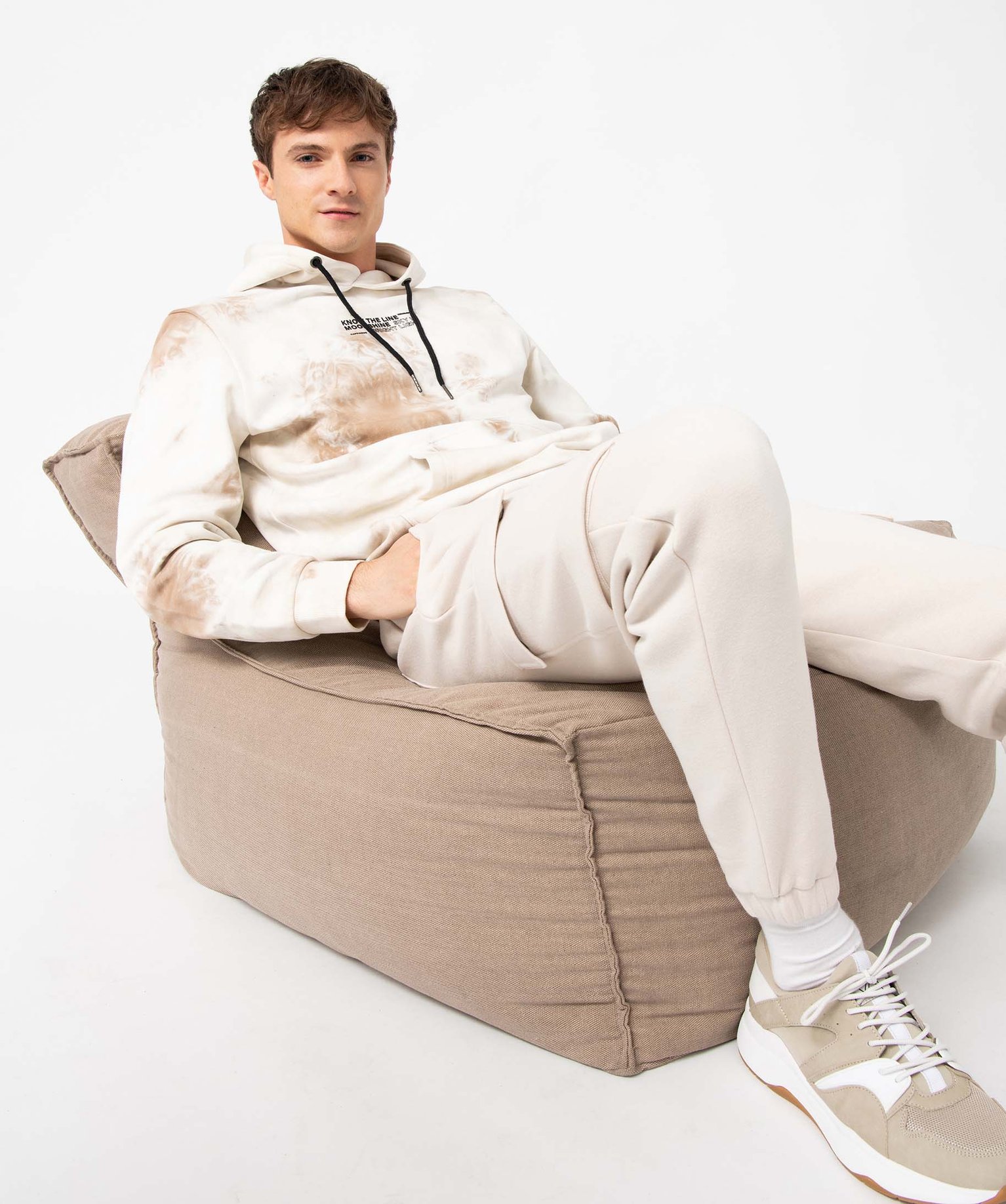 Sweat homme tie-and-dye à capuche beige | GEMO